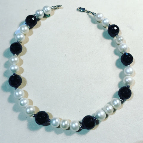 Necklace with Black Onyx and Pearls