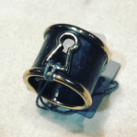 Ring with Lock ref.