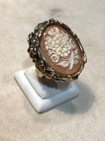 Ring with Cameo " Big Shell "