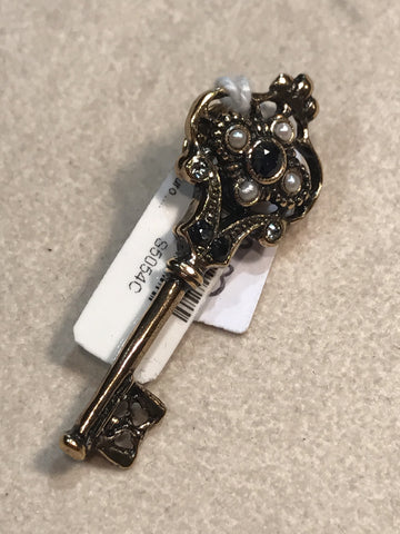 Brooch " the old key " ref. S5054C